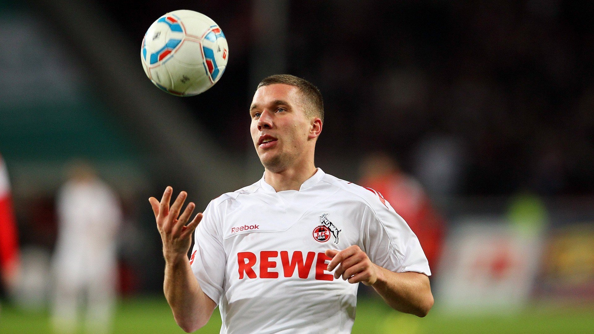 莱万多夫斯基意外战胜独行侠，败北引爆全场！上演精彩一战